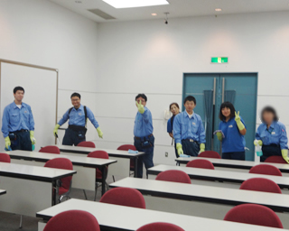 新日鐵住金 鹿島 人材育成センターの清掃作業を行っています